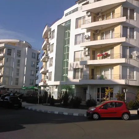 Azzuro Apartment *